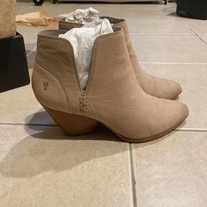 Frye reina cut out bootie women’s size 8.5